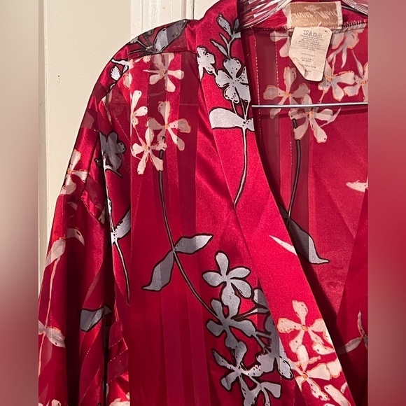 Inner Most vintage red and gray floral long rope with gold metallic accents - Picture 7 of 8